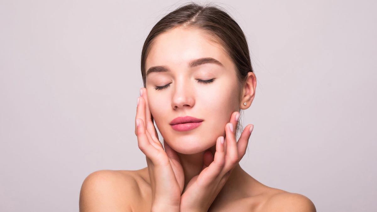 Skin Detox: गर्मी में इन 5 तरीकों से करें स्किन डिटॉक्स, त्वचा की होगी गहरी सफाई और बढ़ेगा निखार
